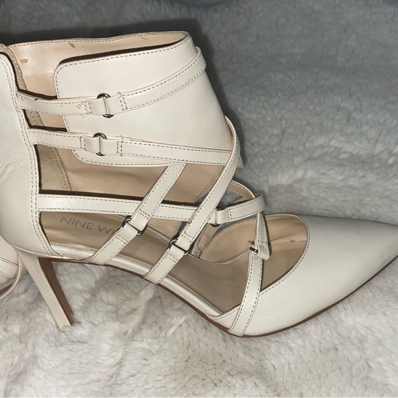 New Nine West Teatime Women's Strappy white Leather Zip Heel Pumps Size 6.5 - Picture 1 of 12